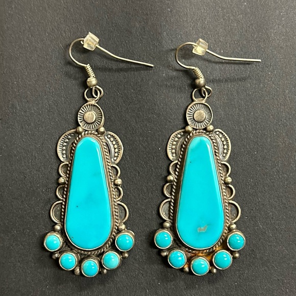 Vintage Stirling Silver Navajo Turquoise earrings - Picture 4 of 10